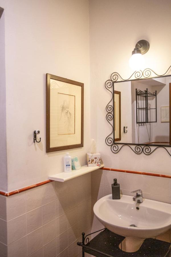 Lovely One Bedroom Apartment Nearby Ponte Vecchio Florence Exterior photo
